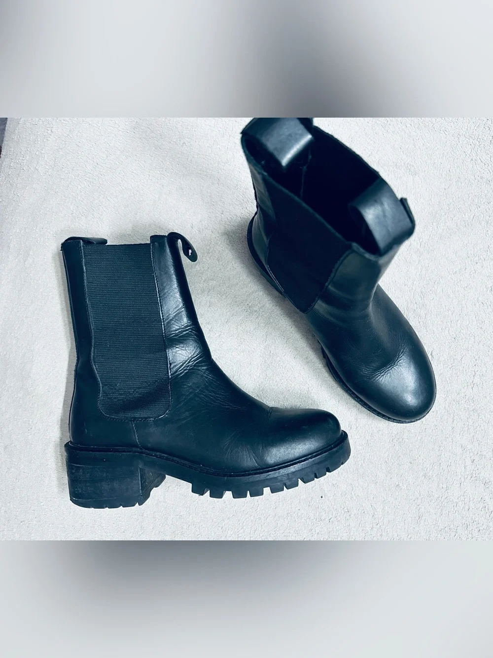 Women’s Boots Size 6 Black - Very Comfortable